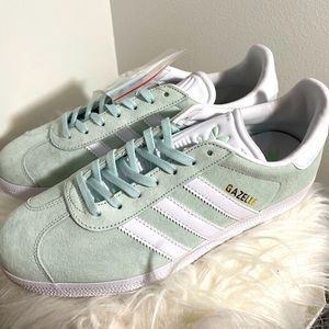 Adidas gazelle mint color size 8